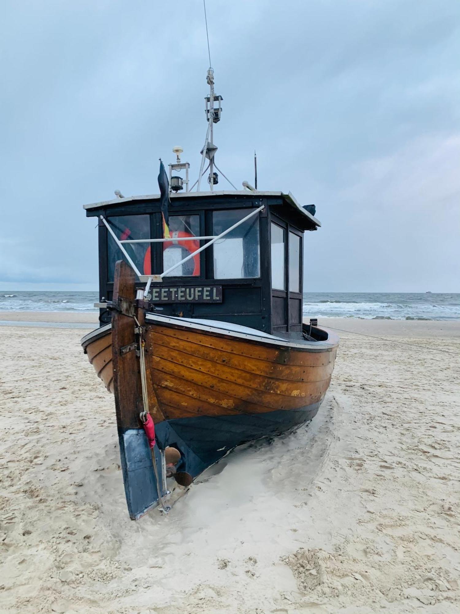 Strandhaus Ahlbeck ゼーバート・ヘリングスドルフ エクステリア 写真